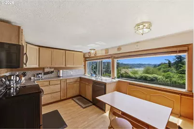 93748 Bay Park Ln, Coos Bay, OR 97420 - Photo 24
