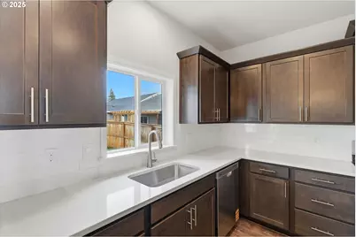 730 E Fourth St, Yamhill, OR 97148 - Photo 12