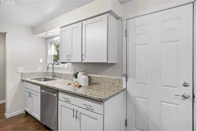 2126 SW 17th St, Gresham, OR 97080 - Photo 12