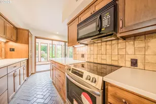 527 Eagles Nest Ln, Gleneden Beach, OR 97388 - Photo 10