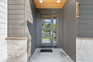 310 Barr Dr, Kelso, WA 98626 - Photo 4