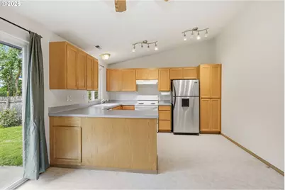1077 S 10th St, Lebanon, OR 97355 - Photo 14