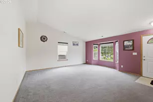 1077 S 10th St, Lebanon, OR 97355 - Photo 6