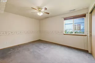 1077 S 10th St, Lebanon, OR 97355 - Photo 18