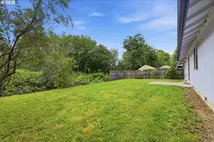 1077 S 10th St, Lebanon, OR 97355 - Photo 30