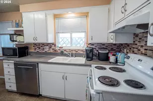 2783 31st St, Springfield, OR 97477 - Photo 4