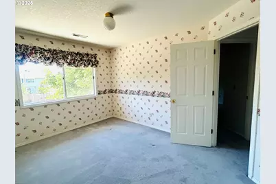 325 N Peacock Ct, Newberg, OR 97132 - Photo 12