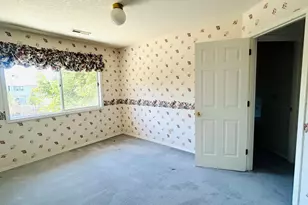 325 N Peacock Ct, Newberg, OR 97132 - Photo 12