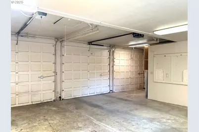 325 N Peacock Ct, Newberg, OR 97132 - Photo 14