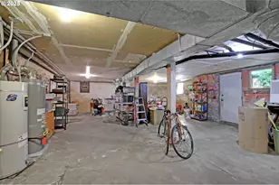 2176 NW Everett St, Portland, OR 97210 - Photo 16