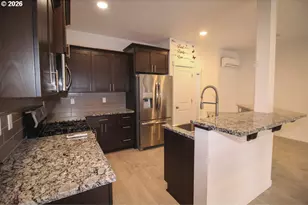 1272 S Quartz Dr, Cornelius, OR 97113 - Photo 6