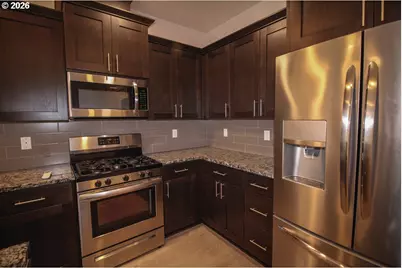 1272 S Quartz Dr, Cornelius, OR 97113 - Photo 4