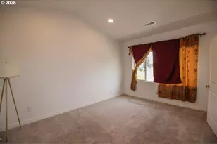 1272 S Quartz Dr, Cornelius, OR 97113 - Photo 14