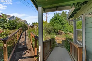 772 Division St, Oregon City, OR 97045 - Photo 36