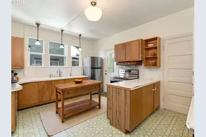 715 NE 5th St, McMinnville, OR 97128 - Photo 16