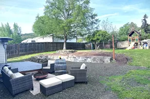1521 NE Morris St, Roseburg, OR 97470 - Photo 28