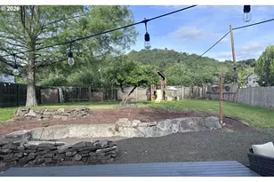 1521 NE Morris St, Roseburg, OR 97470 - Photo 32