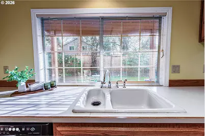 1810 Happy Ln, Eugene, OR 97401 - Photo 18