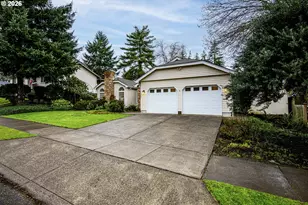 1810 Happy Ln, Eugene, OR 97401 - Photo 2