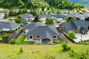 411 Oak Valley Loop, Winchester, OR 97495 - Photo 38