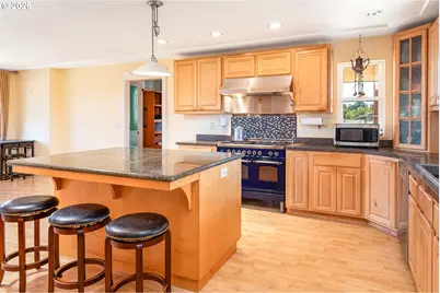 33195 Camas Swale Rd, Creswell, OR 97426 - Photo 8