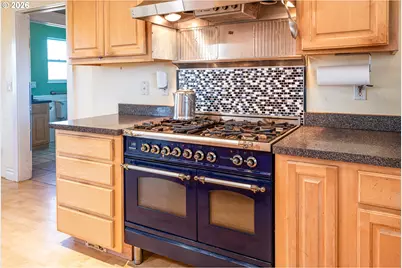 33195 Camas Swale Rd, Creswell, OR 97426 - Photo 10