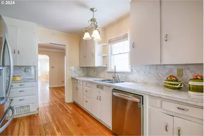 215 NW Despain Ave, Pendleton, OR 97801 - Photo 14