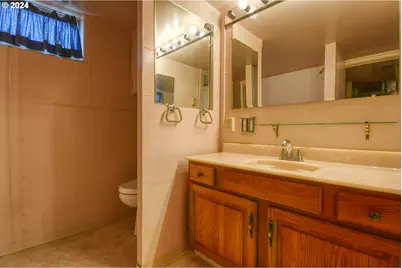 215 NW Despain Ave, Pendleton, OR 97801 - Photo 32