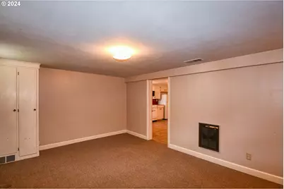 215 NW Despain Ave, Pendleton, OR 97801 - Photo 28