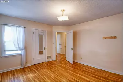 215 NW Despain Ave, Pendleton, OR 97801 - Photo 26