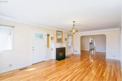 215 NW Despain Ave, Pendleton, OR 97801 - Photo 12