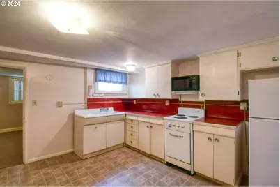 215 NW Despain Ave, Pendleton, OR 97801 - Photo 30