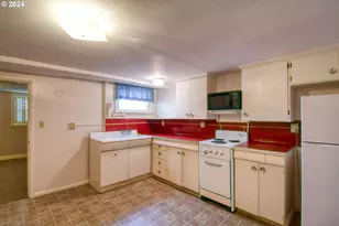 215 NW Despain Ave, Pendleton, OR 97801 - Photo 30