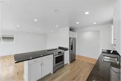 2175 State St, North Bend, OR 97459 - Photo 8