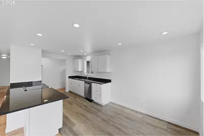 2175 State St, North Bend, OR 97459 - Photo 10