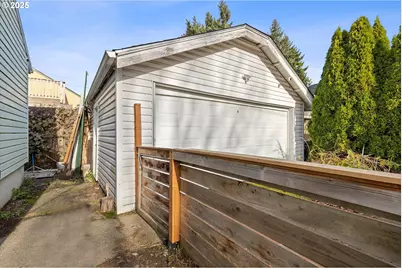 7906 N Wall Ave, Portland, OR 97203 - Photo 26