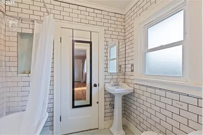 7906 N Wall Ave, Portland, OR 97203 - Photo 8