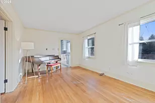 7906 N Wall Ave, Portland, OR 97203 - Photo 2