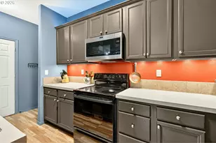 38476 Cascadia Village Dr, Sandy, OR 97055 - Photo 10