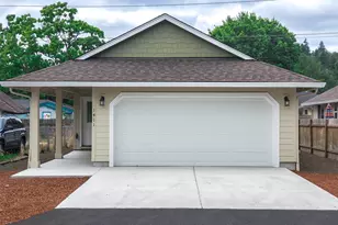 204 Douglas St, Longview, WA 98632 - Photo 1