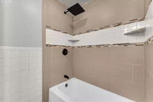 204 Veys Ave, Kelso, WA 98626 - Photo 18
