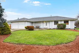 1766 NW Beaumont Ave, Roseburg, OR 97471 - Photo 2