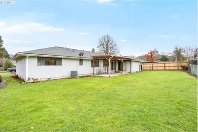 1766 NW Beaumont Ave, Roseburg, OR 97471 - Photo 22