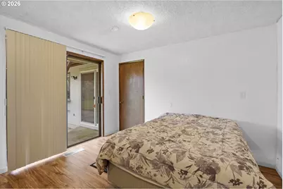 1766 NW Beaumont Ave, Roseburg, OR 97471 - Photo 14