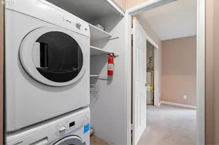 843 SW Broadway Dr, Portland, OR 97201 - Photo 16