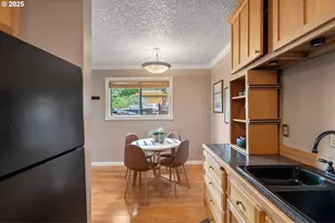 843 SW Broadway Dr, Portland, OR 97201 - Photo 4