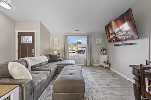 1054 Pana St, Woodburn, OR 97071 - Photo 8