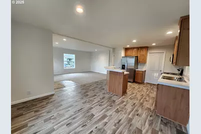 18780 S Central Point Rd #37, Oregon City, OR 97045 - Photo 4