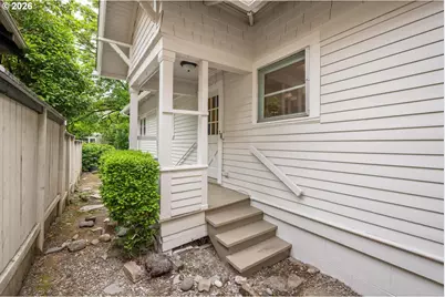 3303 S Kelly Ave, Portland, OR 97239 - Photo 24