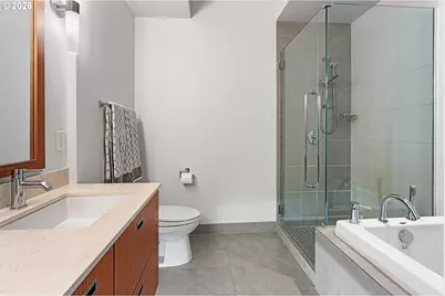 1310 NW Naito Pkwy #707, Portland, OR 97209 - Photo 20